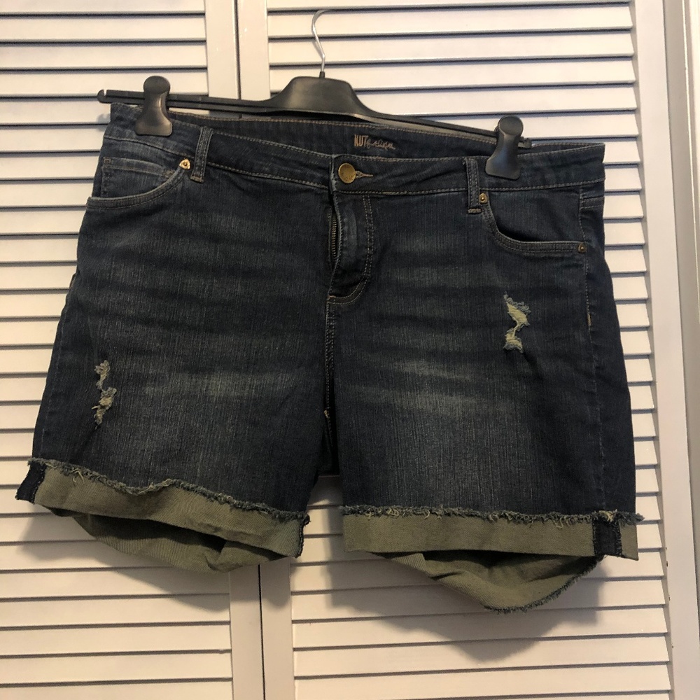 Kut from the Cloth Mid-rise jean Short Size 16